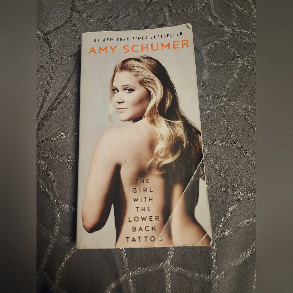 Amy Schumer "The Girl With the Lower Back Tattoo" Paperback - Blonde Cover - Picture 1 of 3